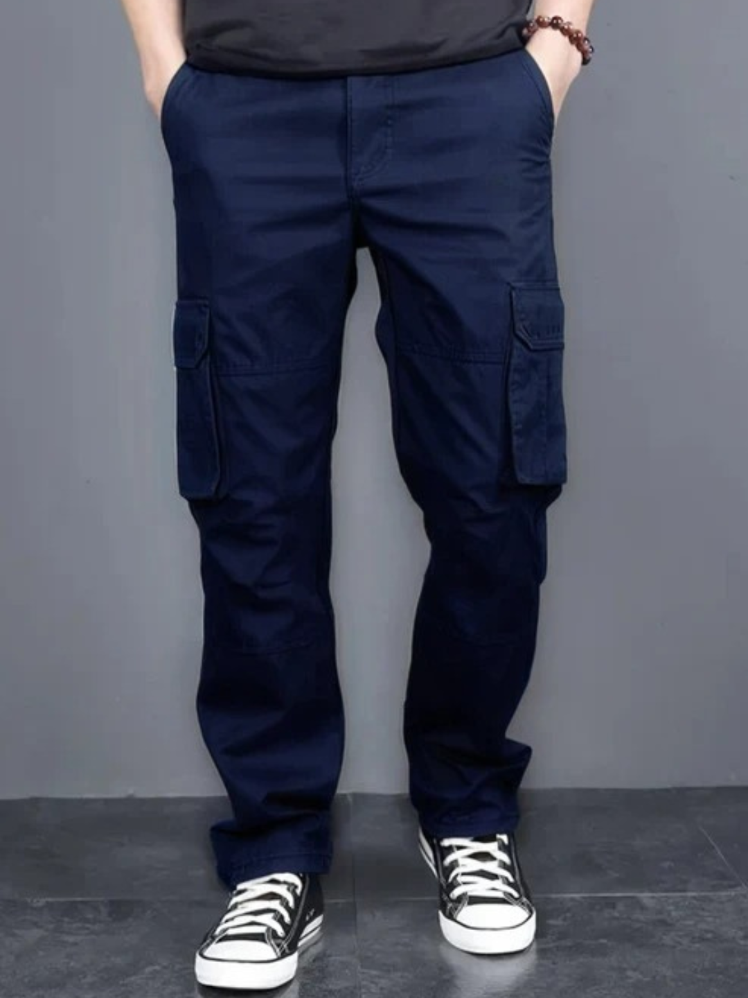 Cotton regular fit cargo pants for men