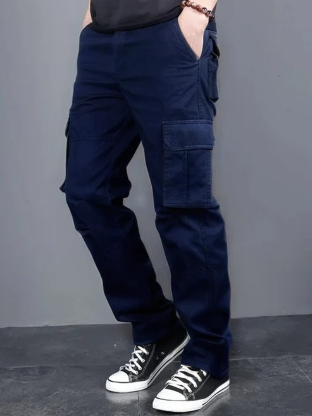 Cotton regular fit cargo pants for men