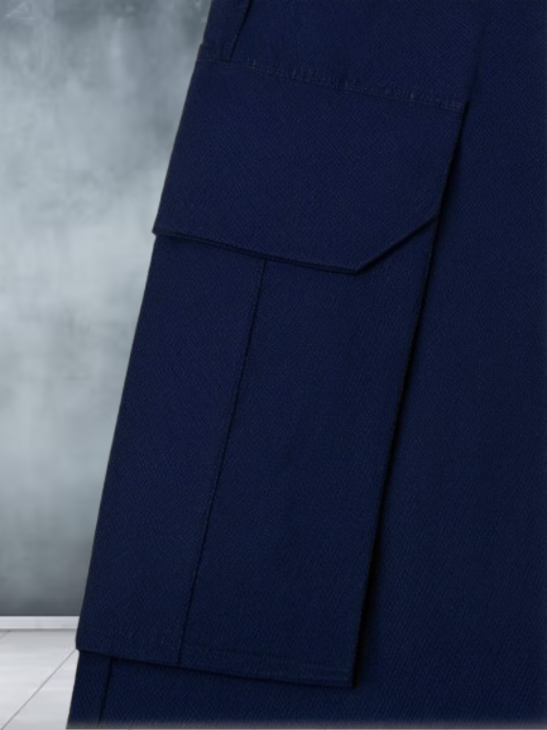 Cotton regular fit cargo pants for men