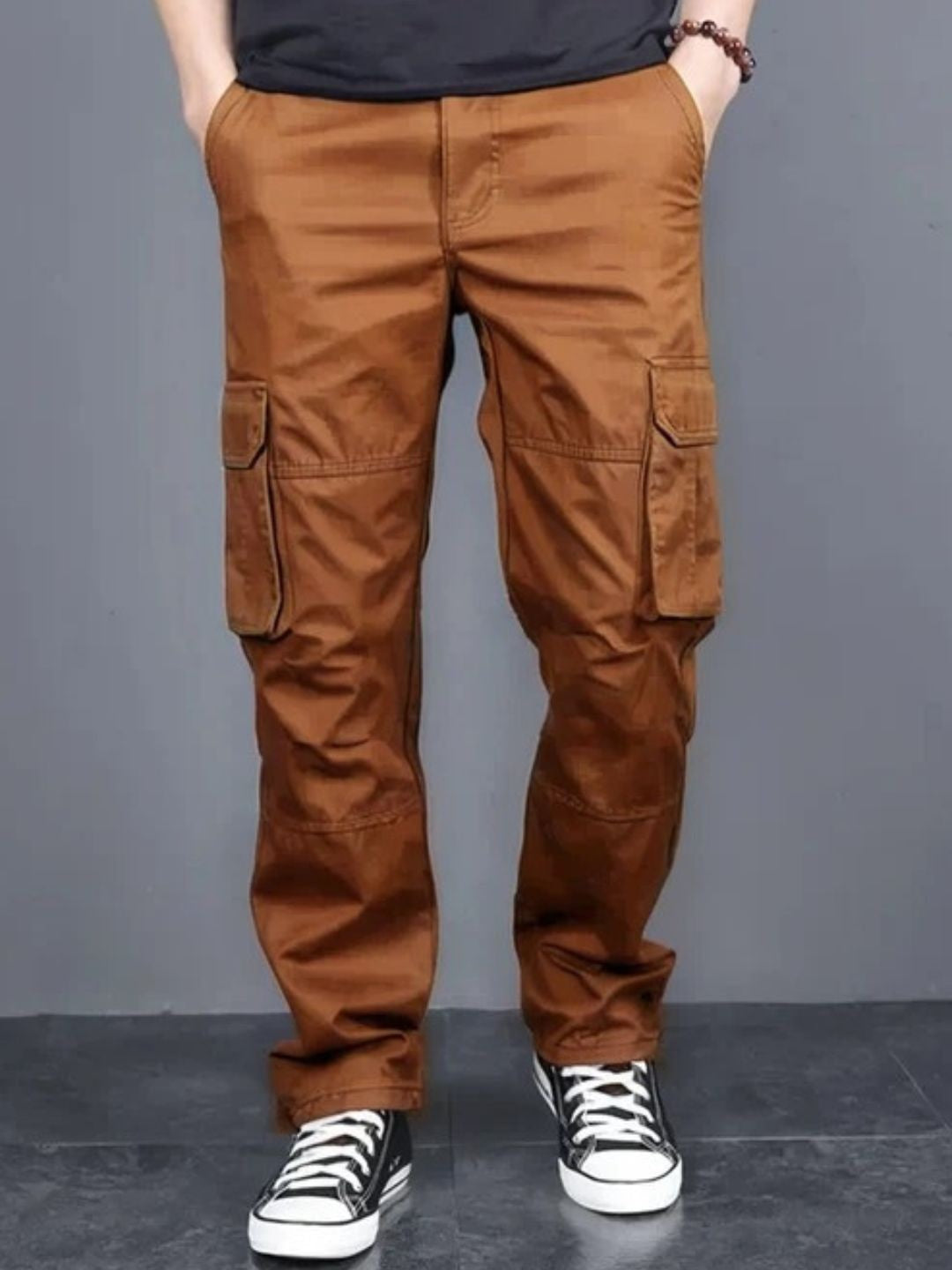 Cotton regular fit cargo pants for men