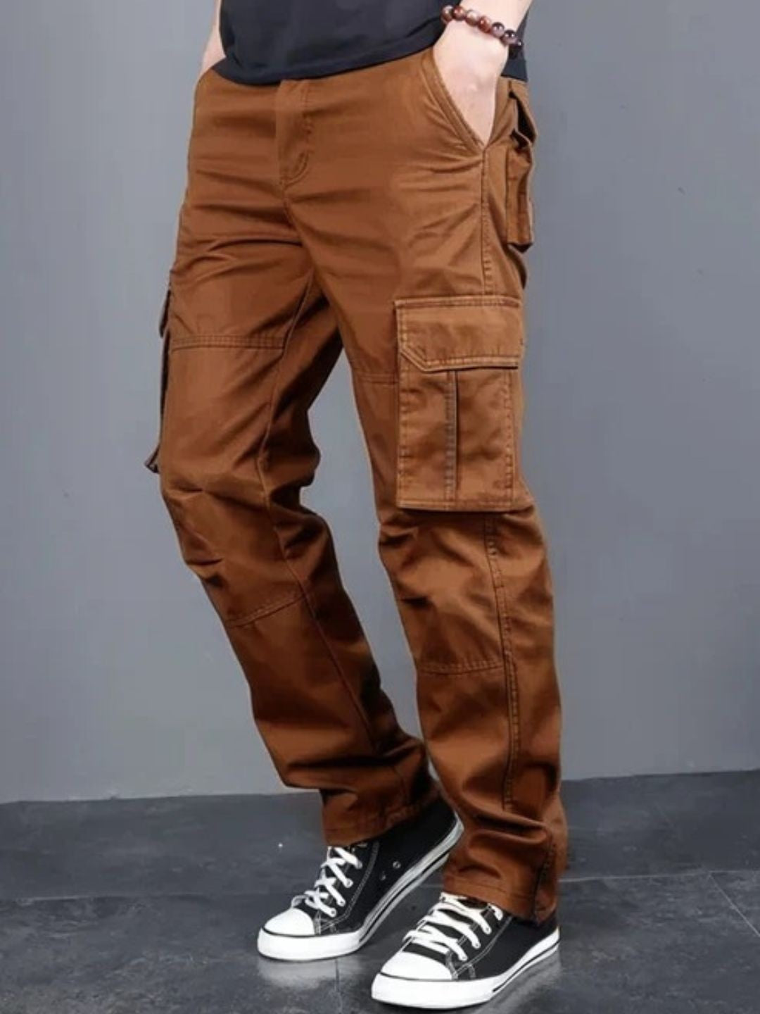 Cotton regular fit cargo pants for men